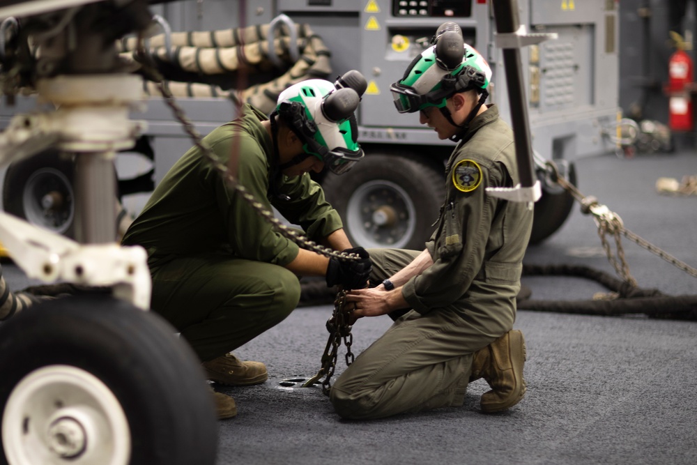 U.S. Sailors and Marines Conduct Maintenance During Steel Knight