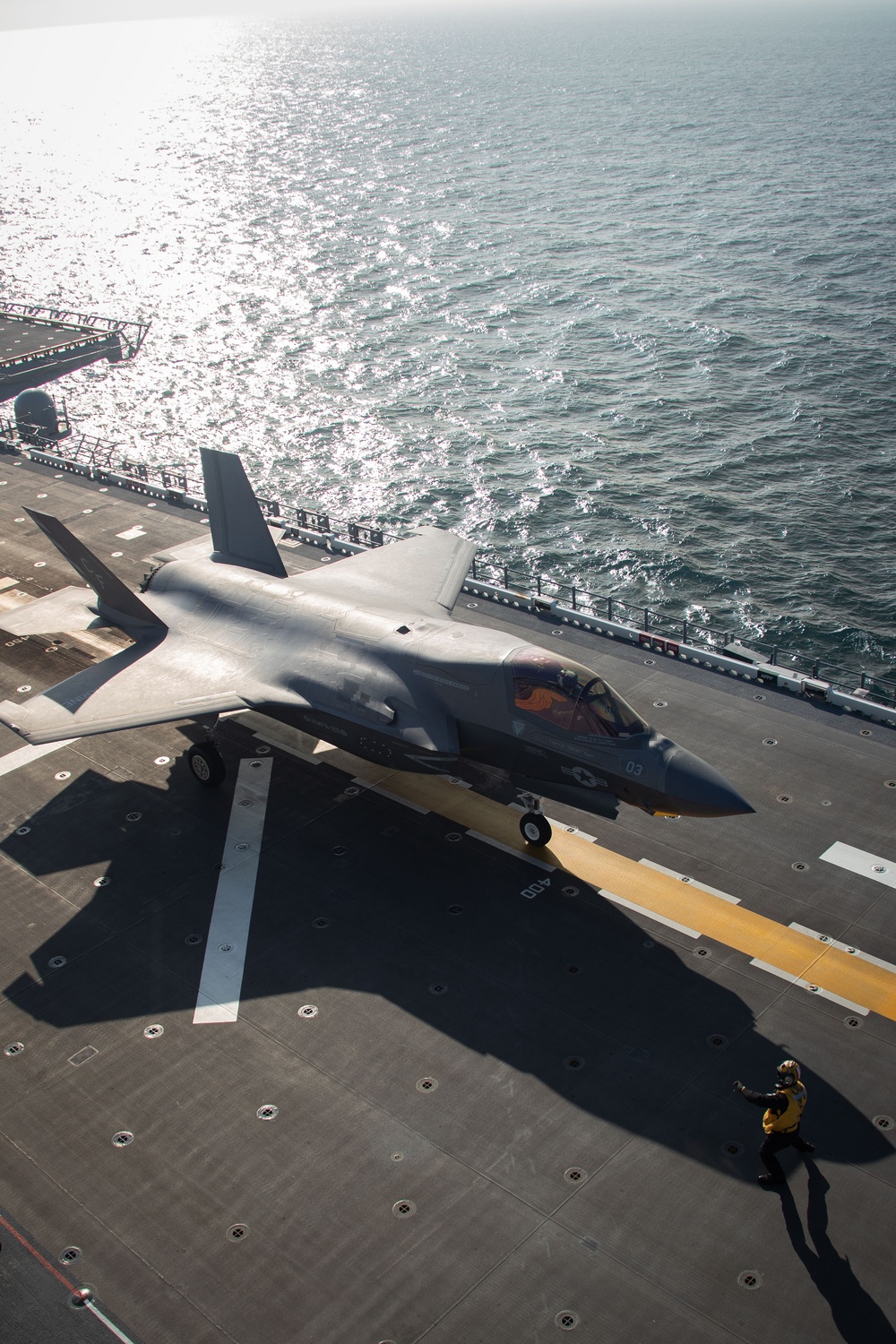 U.S. Sailors and Marines Perform Flight Operations During Steel Knight