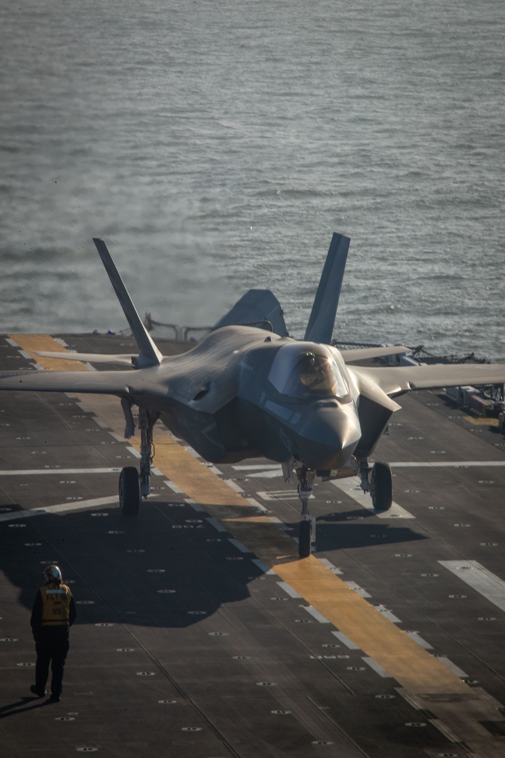 U.S. Sailors and Marines Perform Flight Operations During Steel Knight