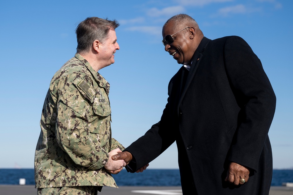 SD Visits USS George Washington (CVN 73)