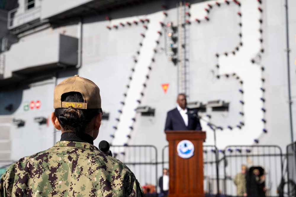 SD Visits USS George Washington (CVN 73)