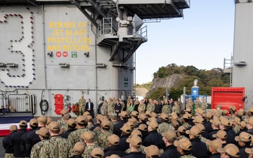 SD Visits USS George Washington (CVN 73)