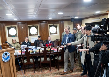 SD Visits USS George Washington (CVN 73)