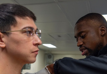 Sailors receive flu shots aboard Boxer