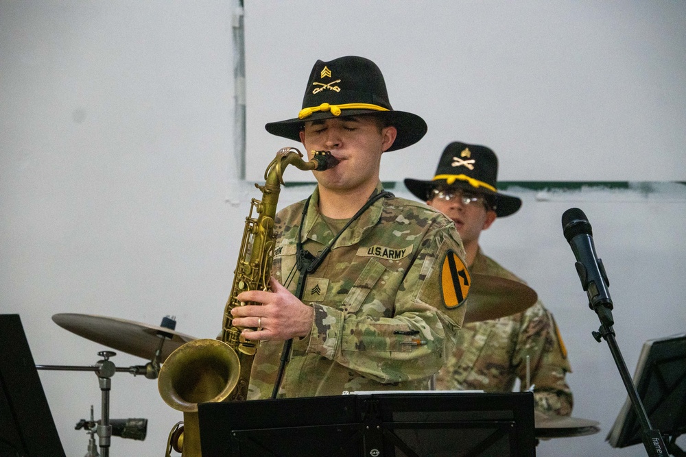 Deployed Soldiers Light Up the Night at Festive Tree Lighting Ceremony
