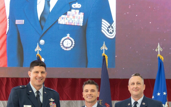 Recruiter wins Wing award two years in a row