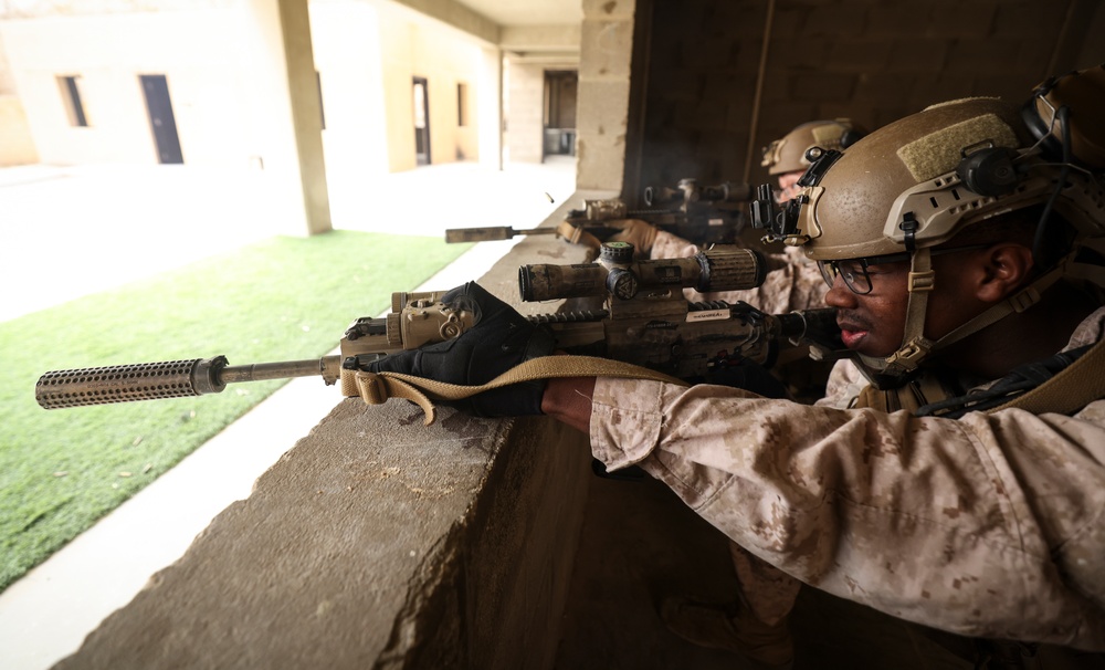 Marines with FASTCENT conduct training package