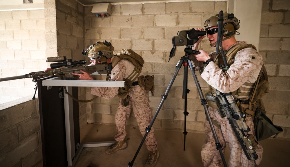 Marines with FASTCENT conduct training package