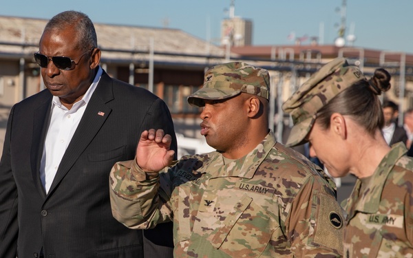 U.S. Secretary of Defense Lloyd Austin visits servicemembers in Japan; thanks U.S. Army’s 5th Composite Watercraft Company