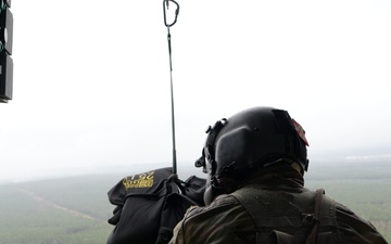 Charlie Company, 1-214th GSAB conducts live hoist training