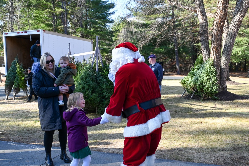 104th Fighter Wing kicks off the holiday season with a festive community event