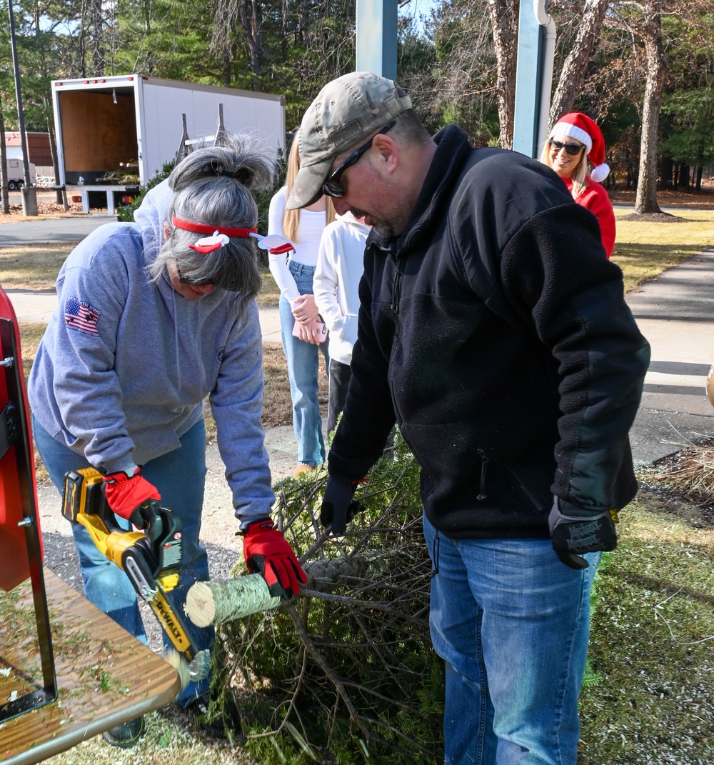 104th Fighter Wing kicks off the holiday season with a festive community event