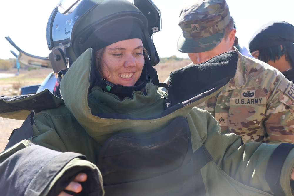 JROTC students experience Day in the Life of Soldiers