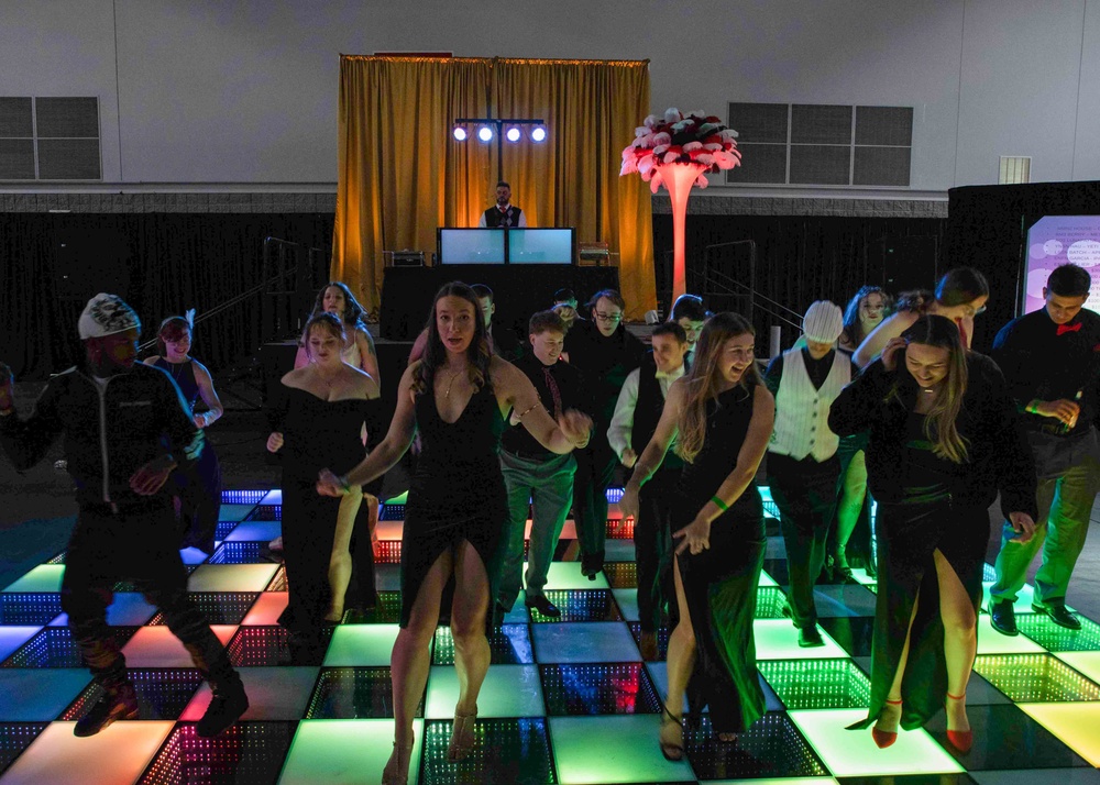 USS John C. Stennis (CVN 74) Holiday Party