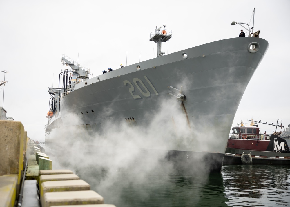 USNS Patuxent Returns Home in Time for Christmas