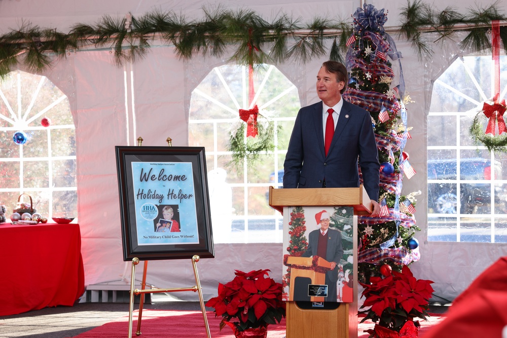 Governor Glenn Youngkin attends Holiday Helper Open House to help bring joy to military families