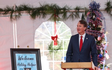 Governor Glenn Youngkin attends Holiday Helper Open House to help bring joy to military families