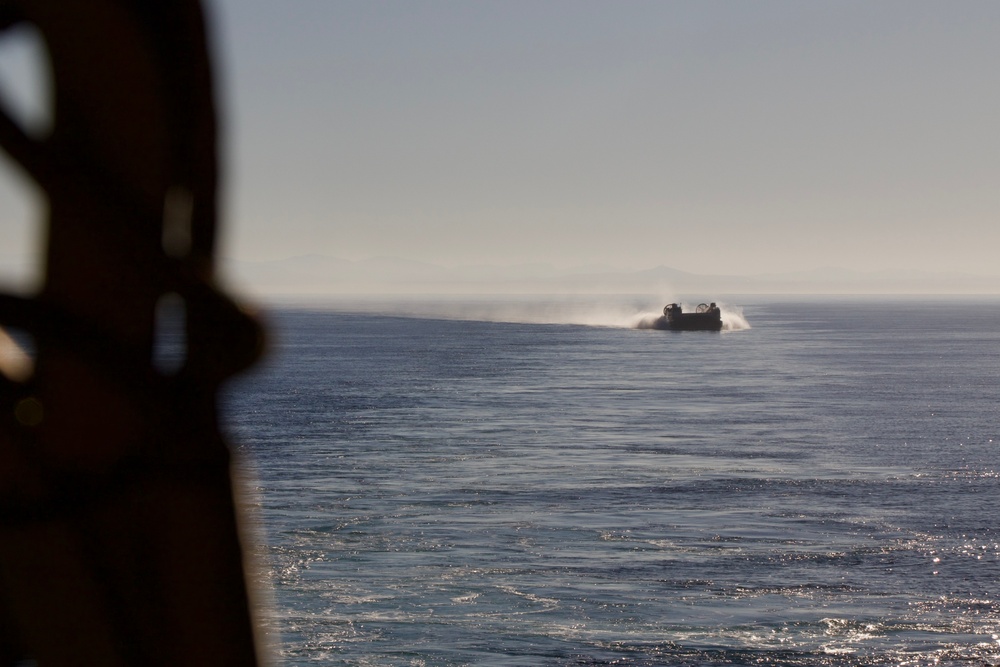 USS Harpers Ferry conducts LCAC operations off the coast of Oceanside