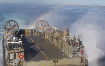 USS Harpers Ferry conducts LCAC operations off the coast of Oceanside