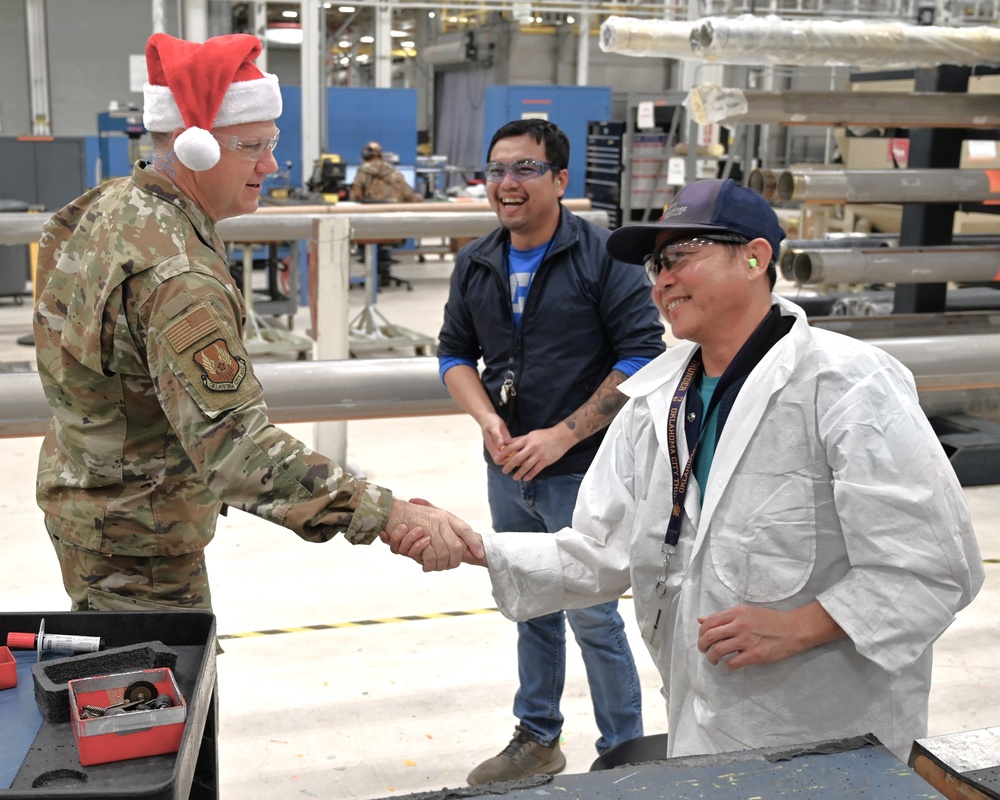 Oklahoma City Air Logistics Complex leaders deliver holiday cheer