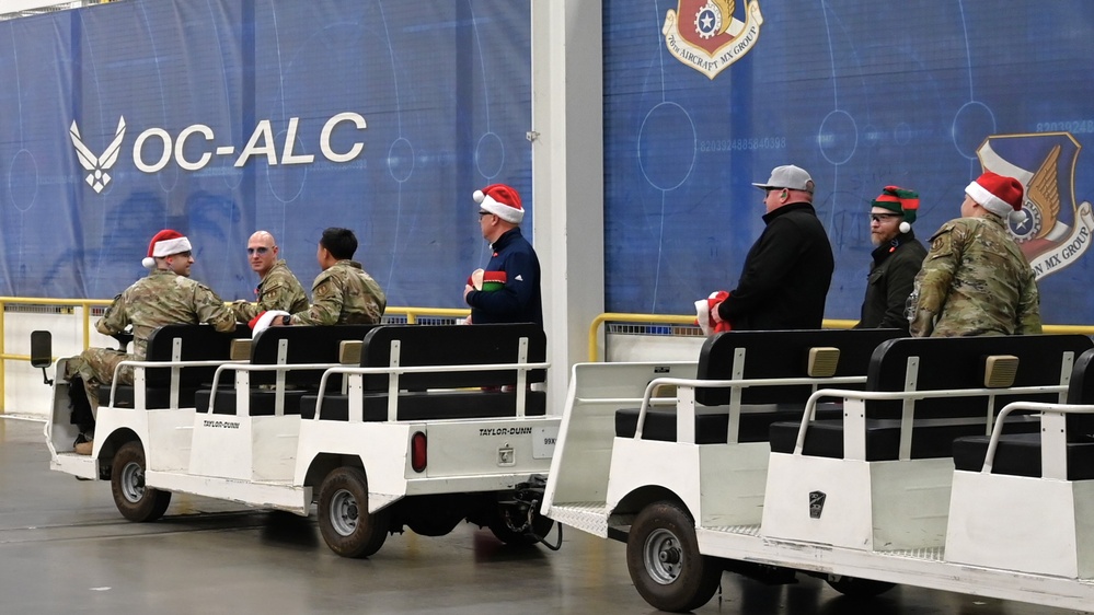 Oklahoma City Air Logistics Complex leaders deliver holiday cheer