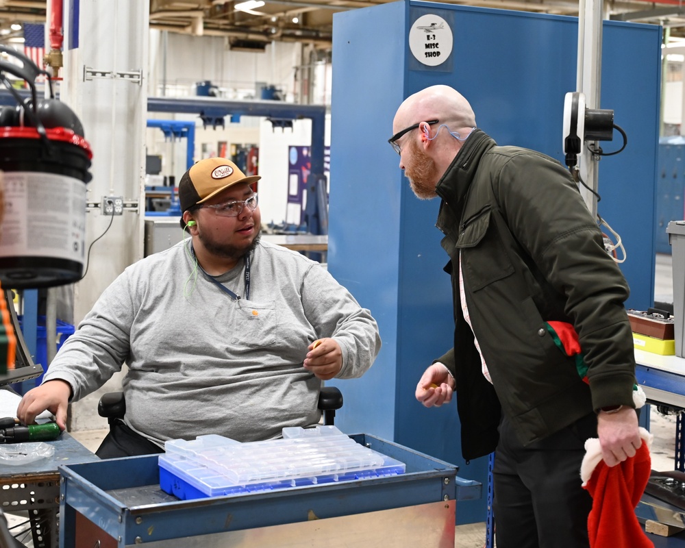 Oklahoma City Air Logistics Complex leaders deliver holiday cheer