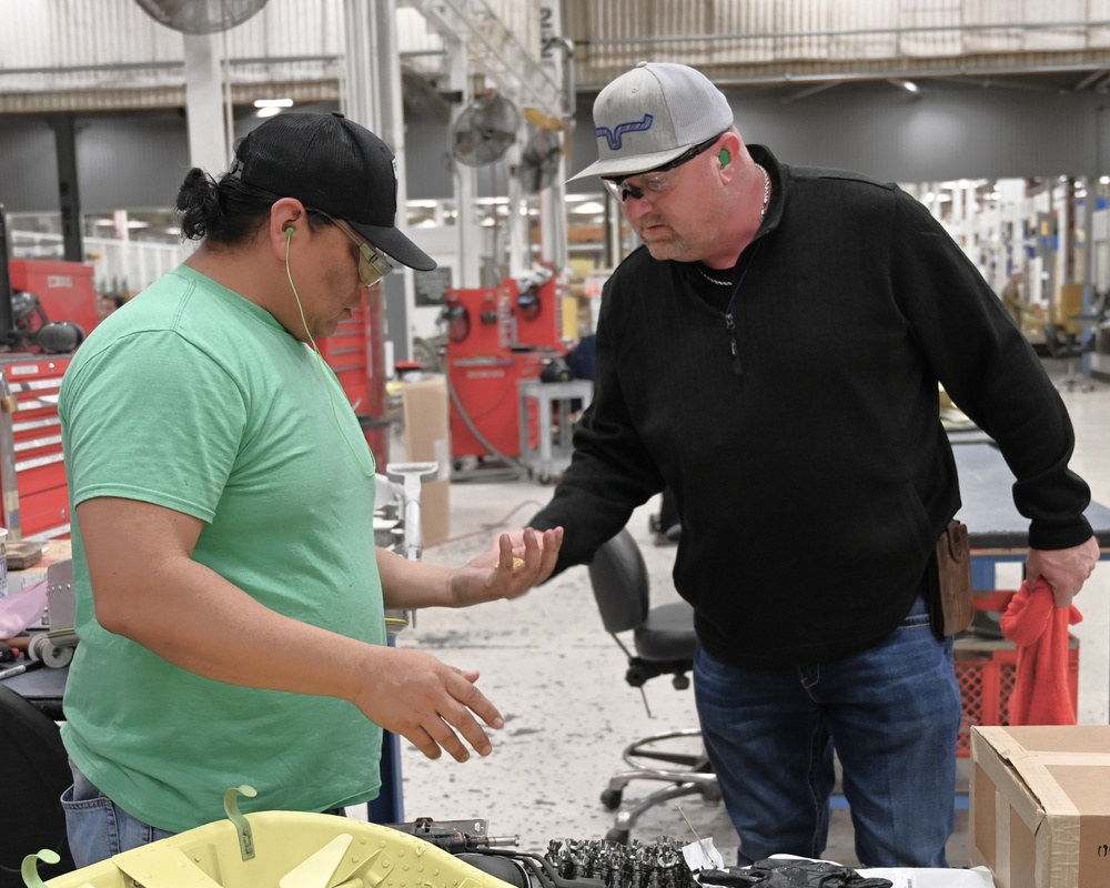 Oklahoma City Air Logistics Complex leaders deliver holiday cheer