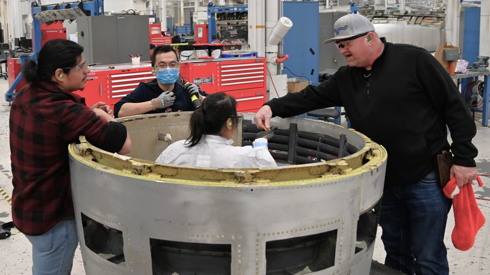 Oklahoma City Air Logistics Complex leaders deliver holiday cheer