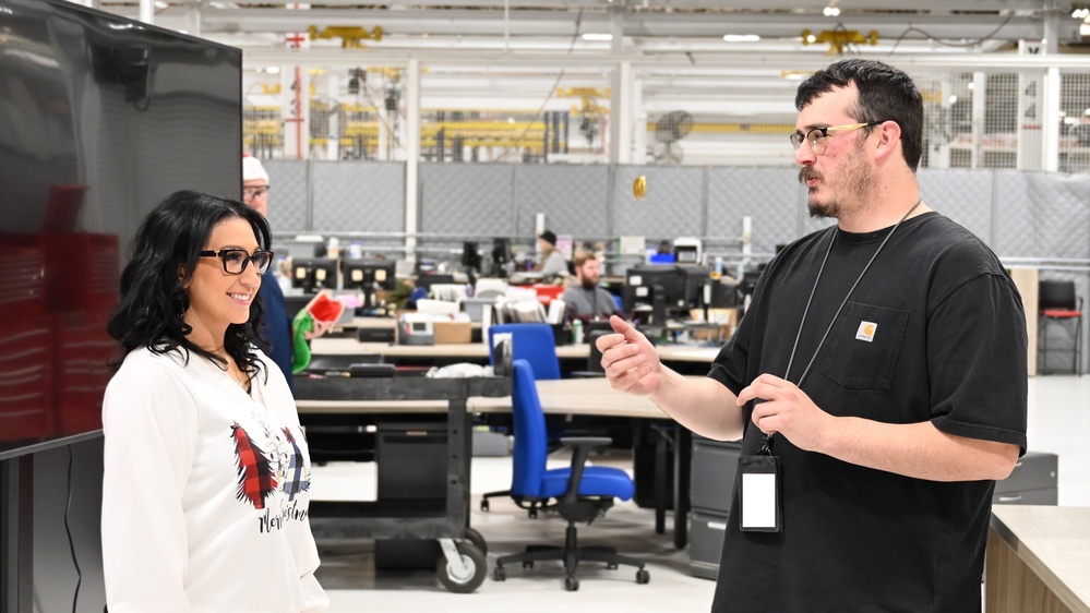 Oklahoma City Air Logistics Complex leaders deliver holiday cheer