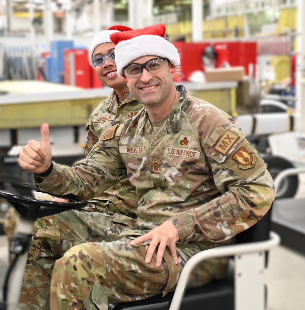 Oklahoma City Air Logistics Complex leaders deliver holiday cheer