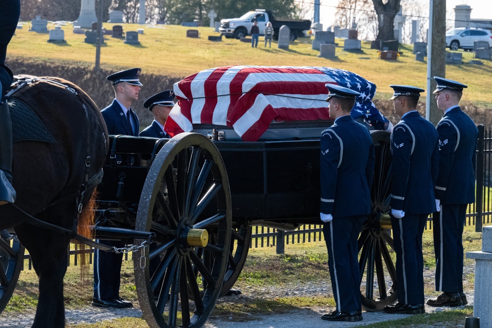 AIRMEN HONOR LATE GENERAL HETTLINGER; FULL HONORS FUNERAL IN TERRE HAUTE