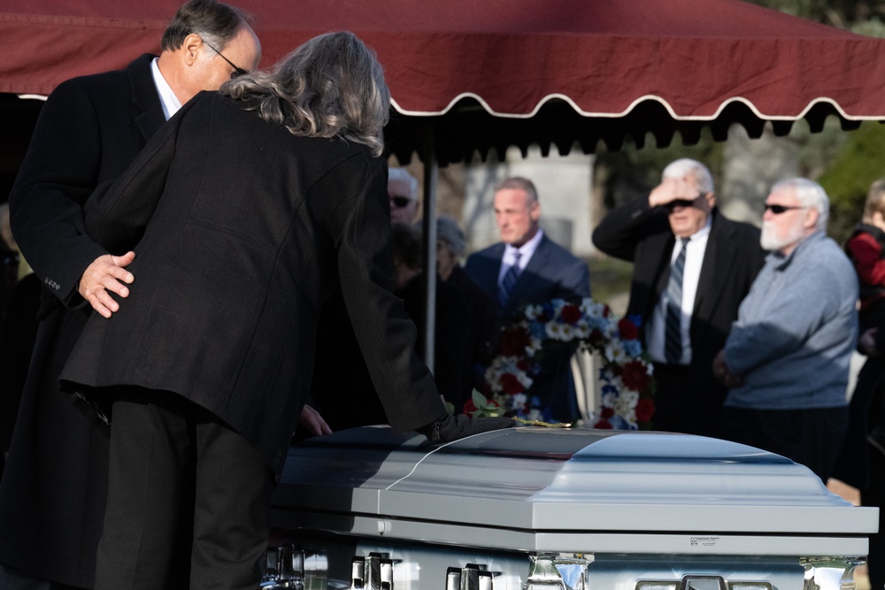 AIRMEN HONOR LATE GENERAL HETTLINGER; FULL HONORS FUNERAL IN TERRE HAUTE