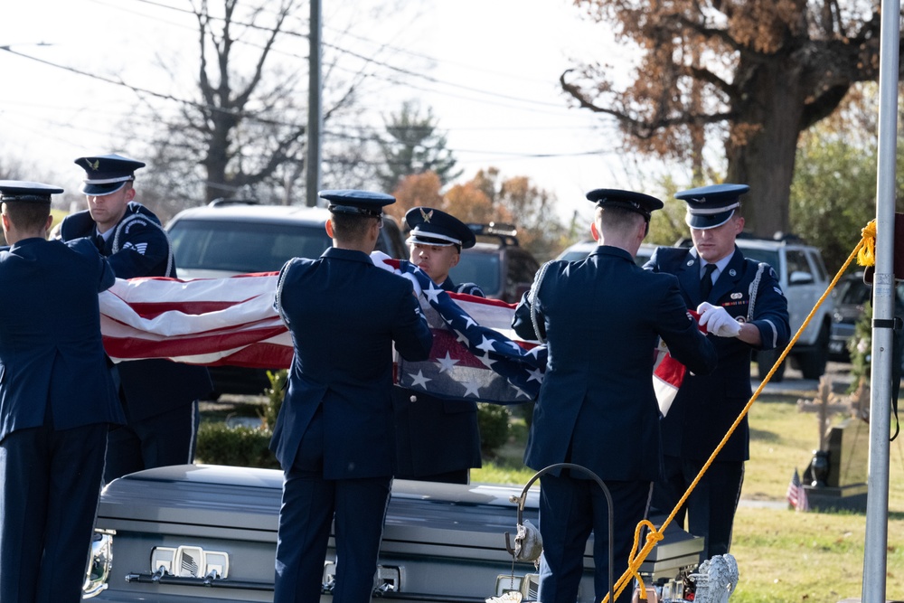 AIRMEN HONOR LATE GENERAL HETTLINGER; FULL HONORS FUNERAL IN TERRE HAUTE