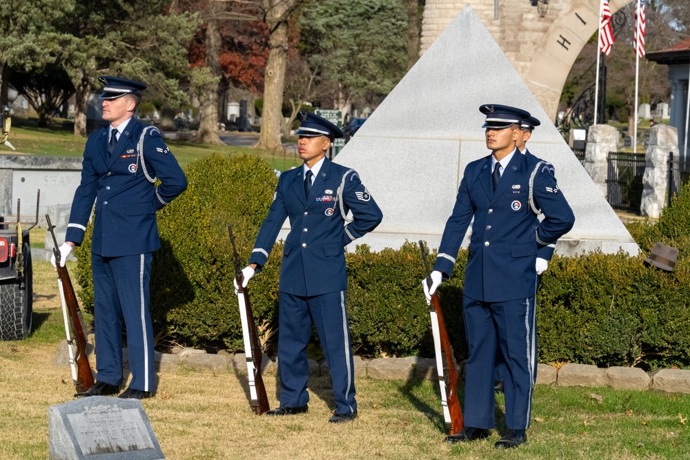 AIRMEN HONOR LATE GENERAL HETTLINGER; FULL HONORS FUNERAL IN TERRE HAUTE