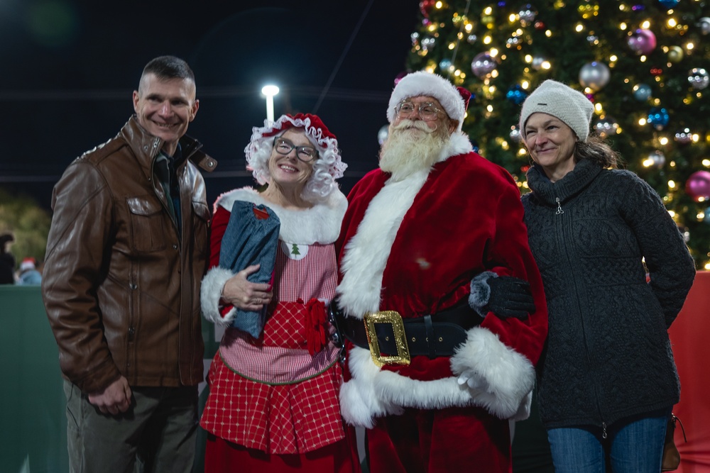 MCAGCC hosts the 2024 Christmas Tree Lighting Ceremony