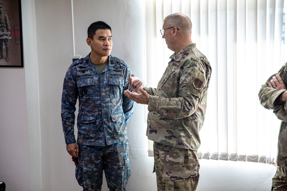 Washington National Guard Senior Leaders visit Royal Thai Armed Forces Combat Controllers
