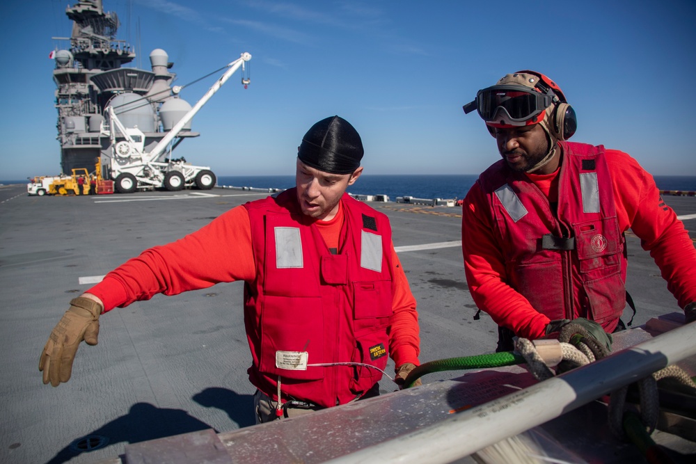 Sailors Conduct a VERTREP