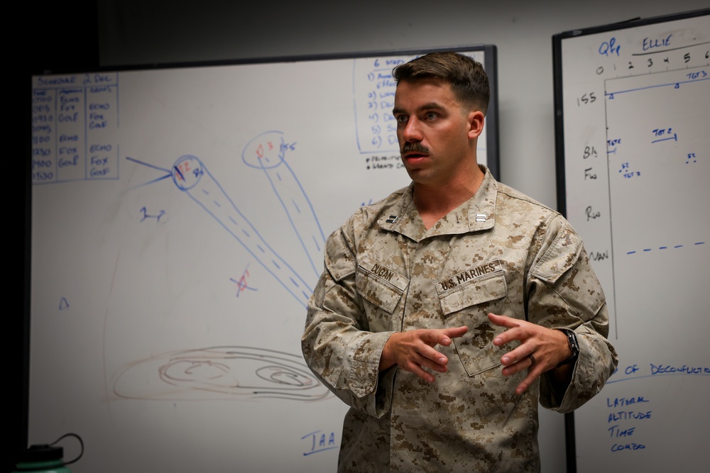 U.S. Marine Corps Lt. Gen. Leonard Anderson observes Reserve Marines’ training for upcoming deployment