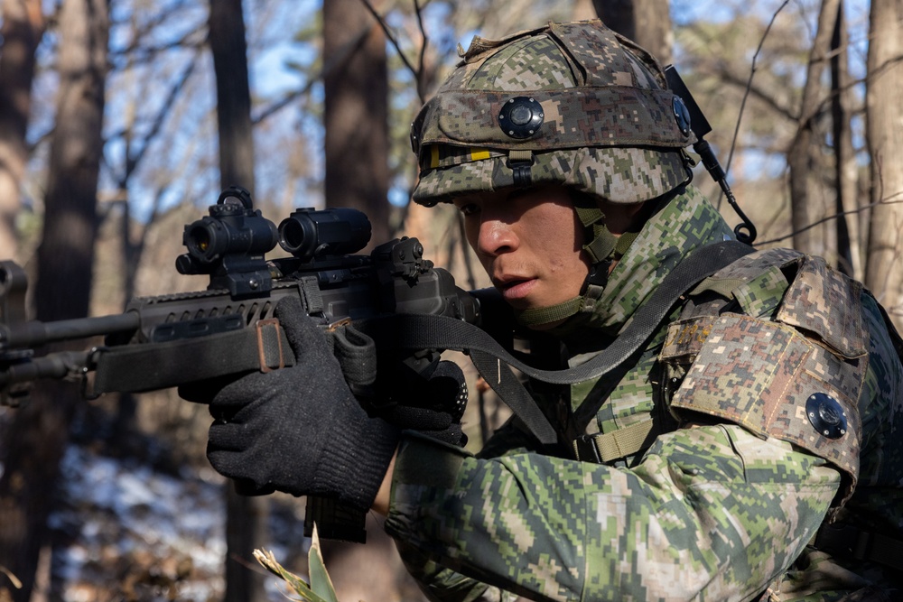 V26 and Republic of Korea Marines Force-on-Force       