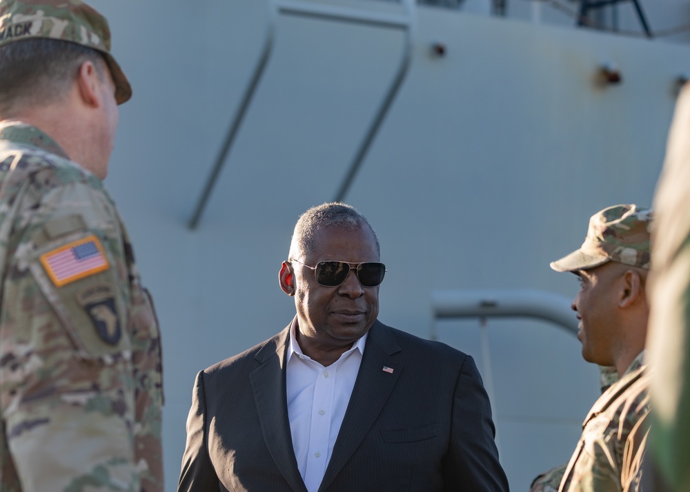 U.S. Secretary of Defense Lloyd Austin visits servicemembers in Japan; thanks U.S. Army’s 5th Composite Watercraft Company