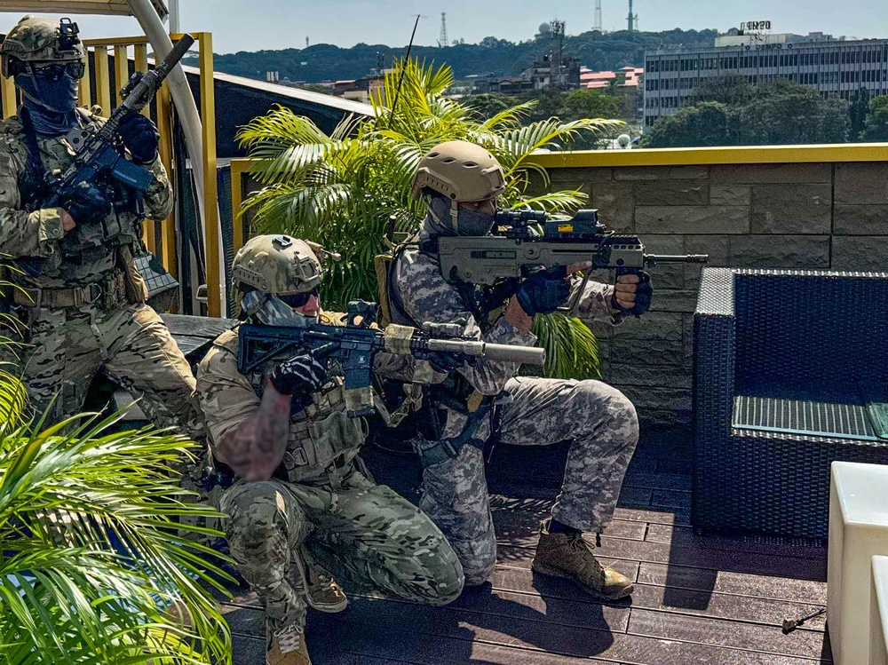 U.S. Navy SEALs Train with Indian MARCOS During Exercise SANGAM 2024