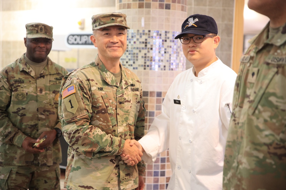 CG Pak Recognizes Sustainer Grill Staff for Thanksgiving Efforts