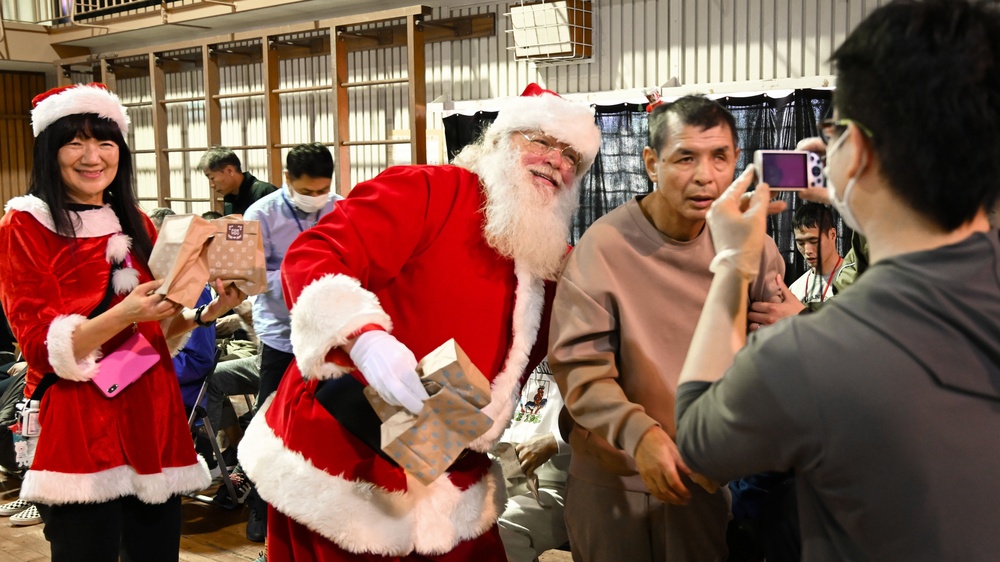 SRF-JRMC Delivers the Holiday Spirit to Miura Shiratori-en