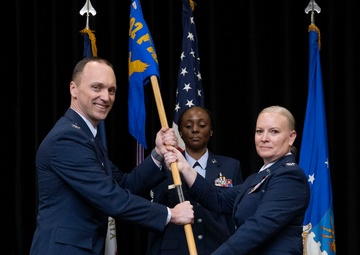 Handegard succeeds Yang as 192nd MDG commander