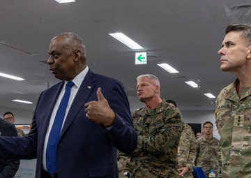 Yama Sakura 87: Secretary of Defense Visits Camp Asaka