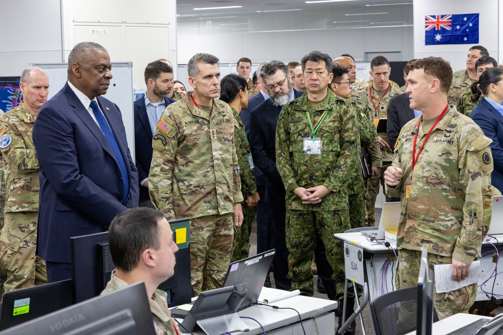 Yama Sakura 87: Secretary of Defense Visits Camp Asaka