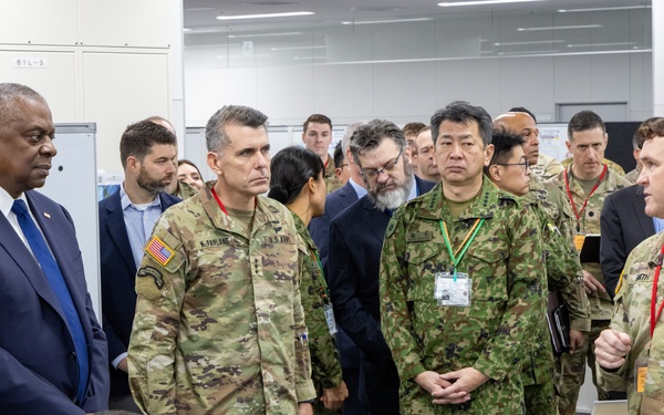 Yama Sakura 87: Secretary of Defense Visits Camp Asaka