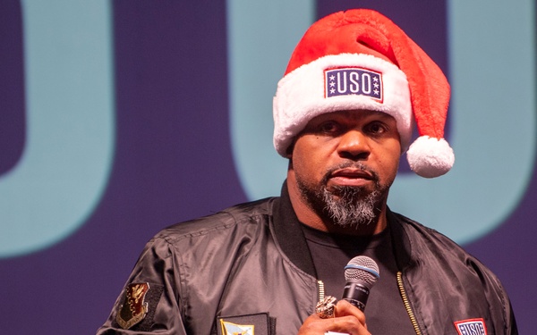 Aviano USO hosts variety show