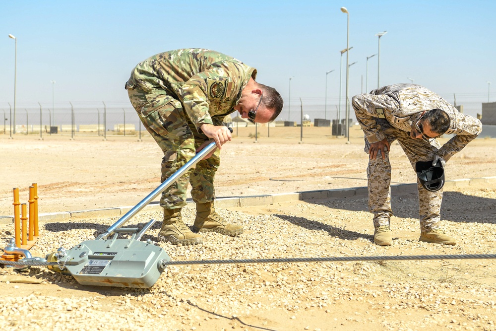 378th EMXS Airmen Assist Host Nations Partners Evaluate New Aircraft Recovery Technology