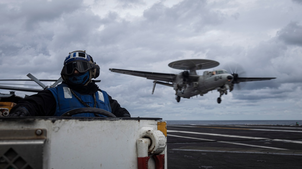 Distinguished Visitors observe flight operations aboard USS Gerald R. Ford (CVN 78)